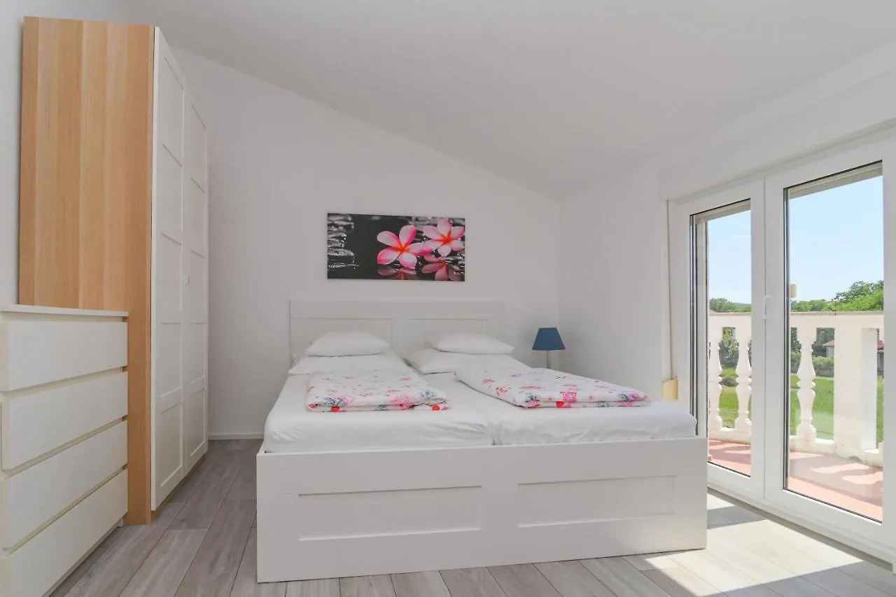 Apartments Basic Sveti Anton 88 Malinska 0*,