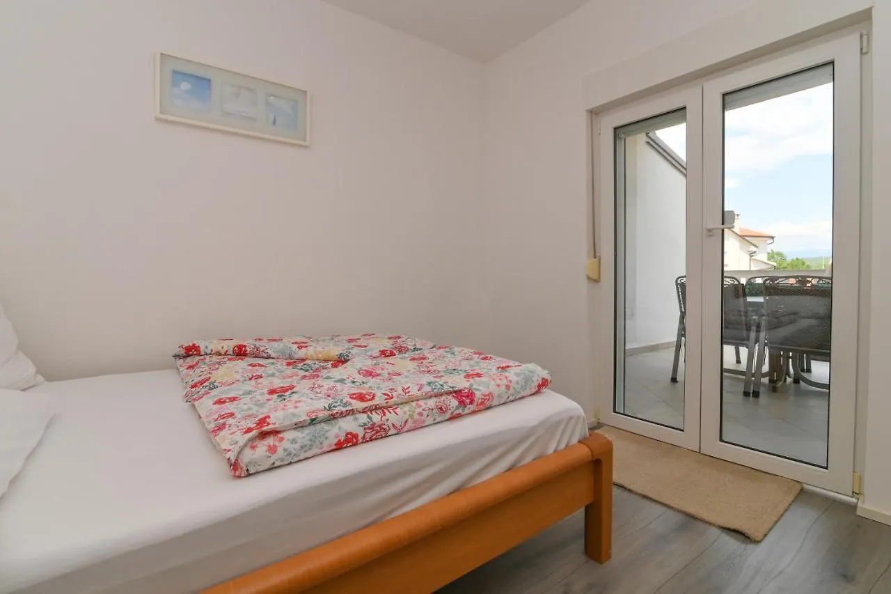 Apartments Basic Sveti Anton 88 Malinska Croazia