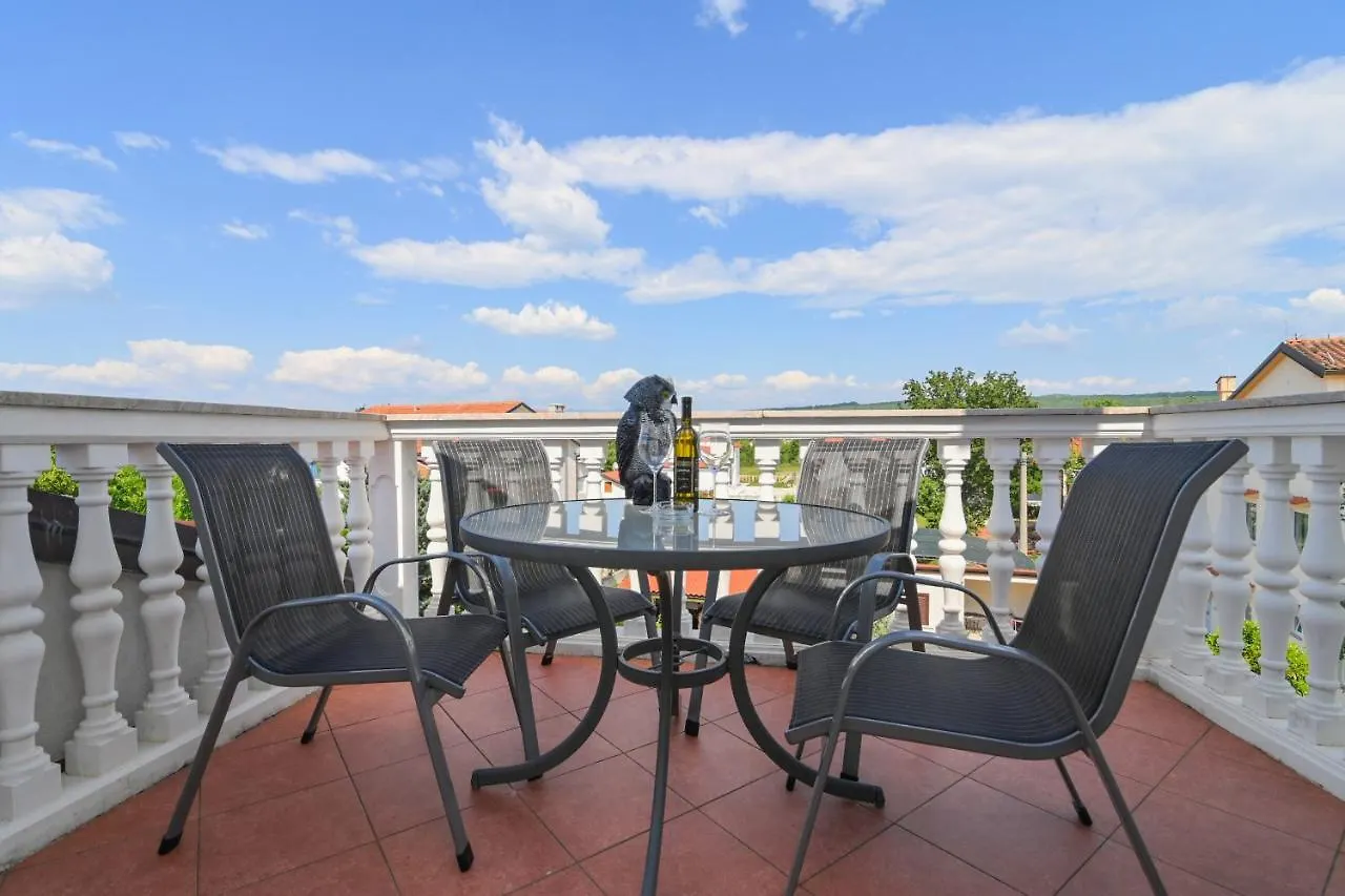 Apartments Basic Sveti Anton 88 Malinska Affittacamere