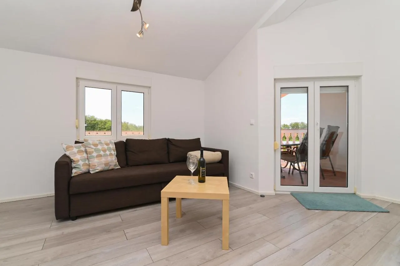 Apartments Basic Sveti Anton 88 Malinska 0*,  Croazia