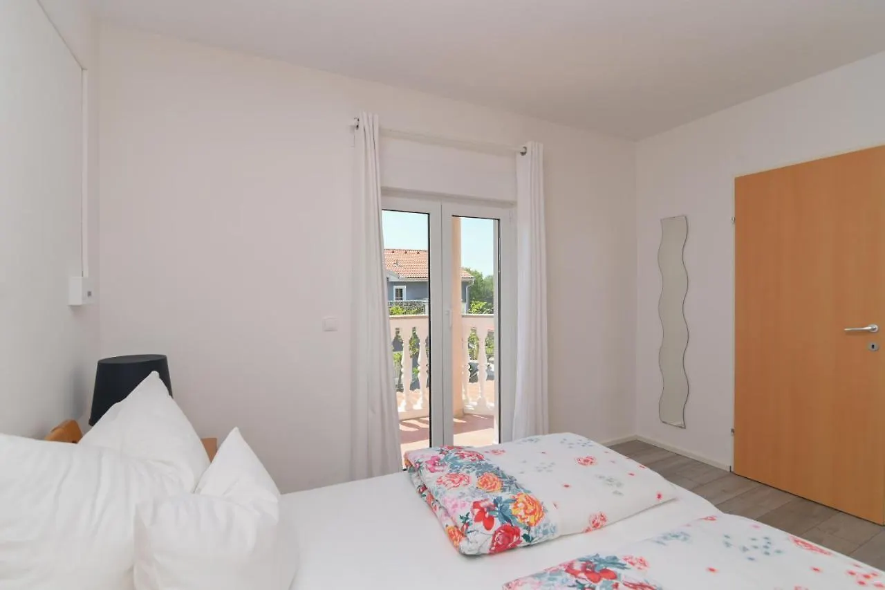 Affittacamere Apartments Basic Sveti Anton 88 Malinska Croazia