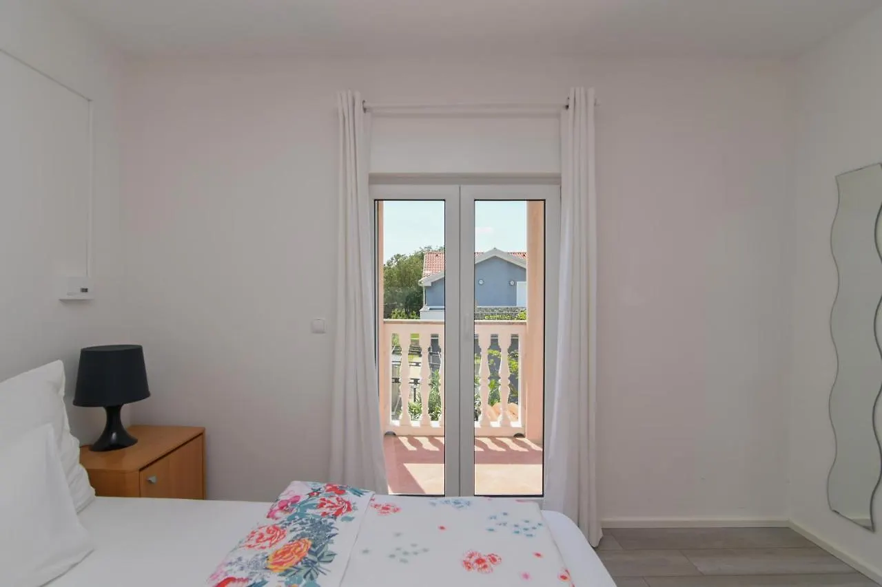 Apartments Basic Sveti Anton 88 Malinska