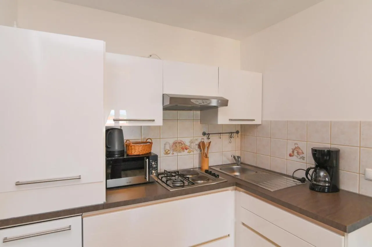 Apartments Basic Sveti Anton 88 Malinska 0*,  Croazia