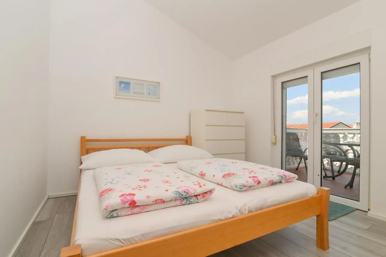 Apartments Basic Sveti Anton 88 Malinska 0*,  Croazia