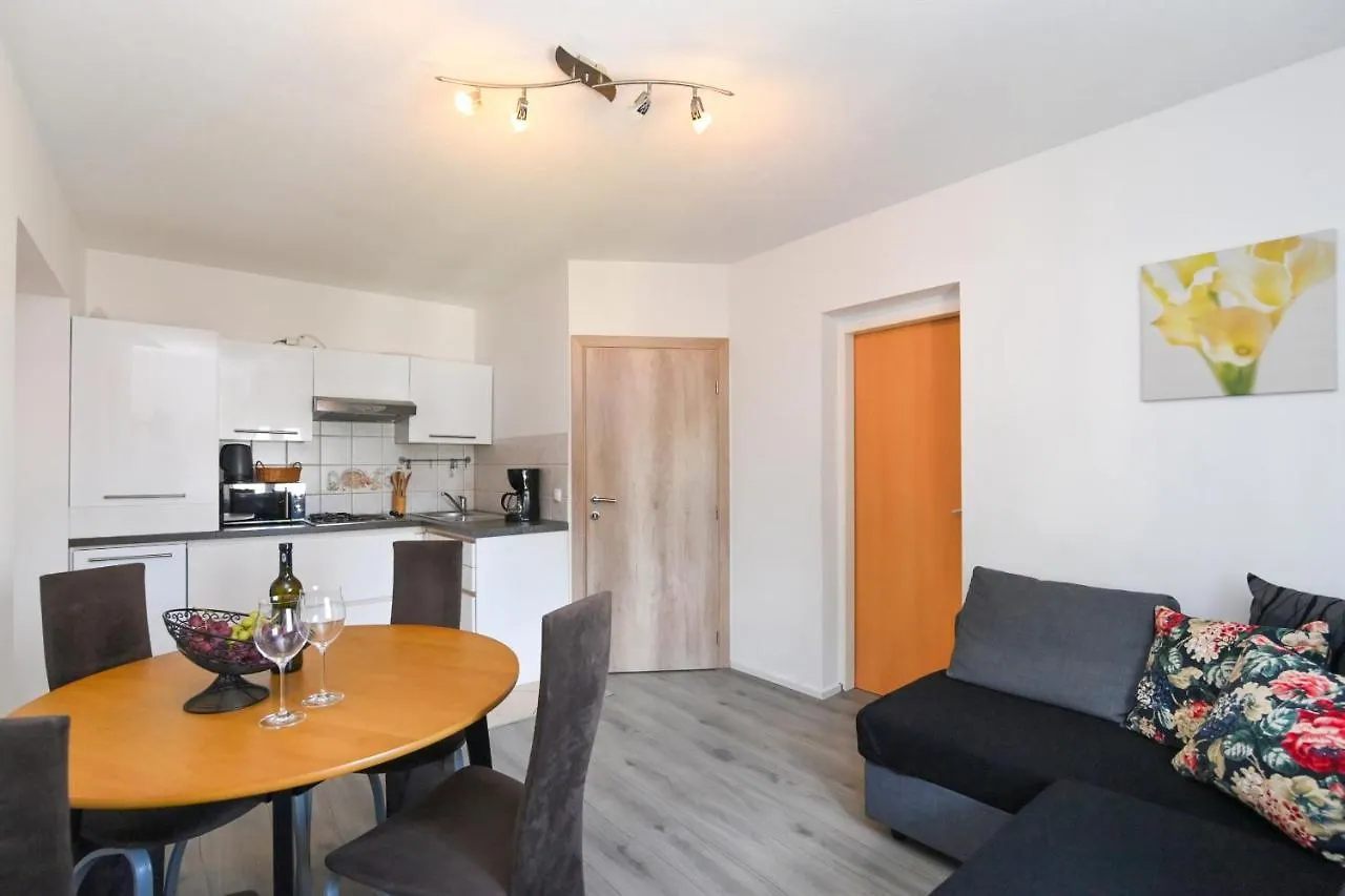 Apartments Basic Sveti Anton 88 Malinska Guest house