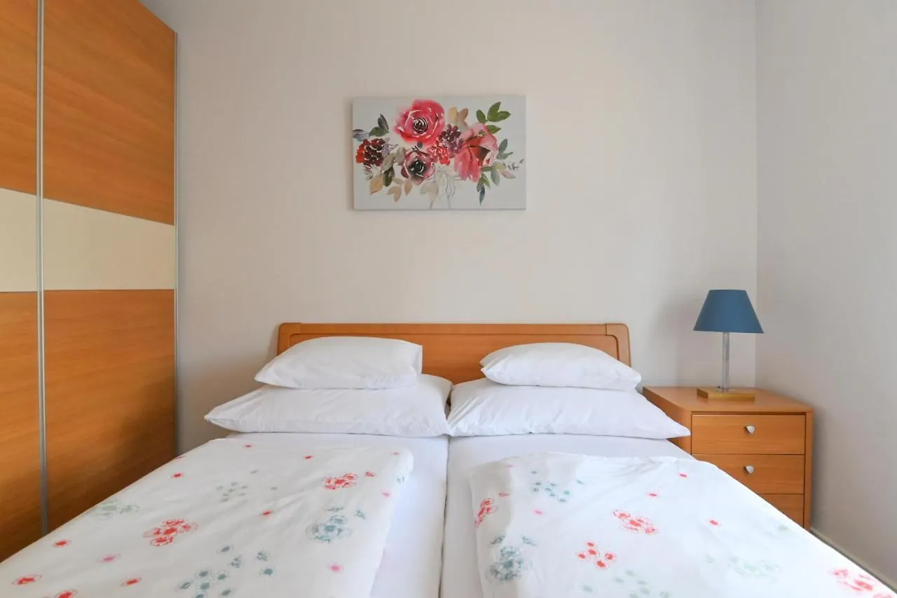 Guest house Apartments Basic Sveti Anton 88 Malinska