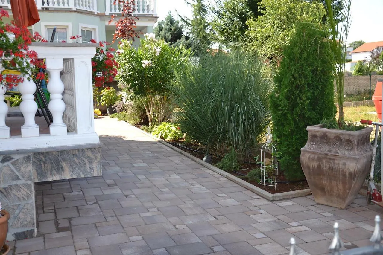 Apartments Basic Sveti Anton 88 Malinska Guest house